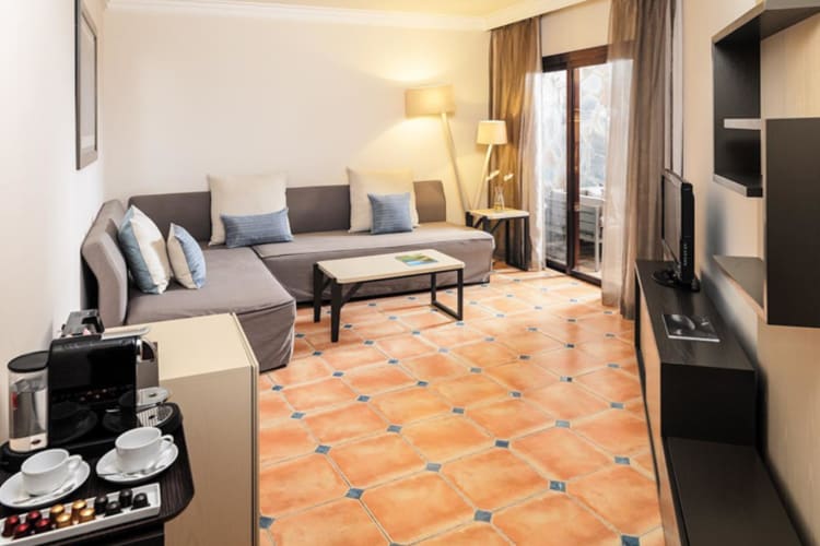 Suite lounge